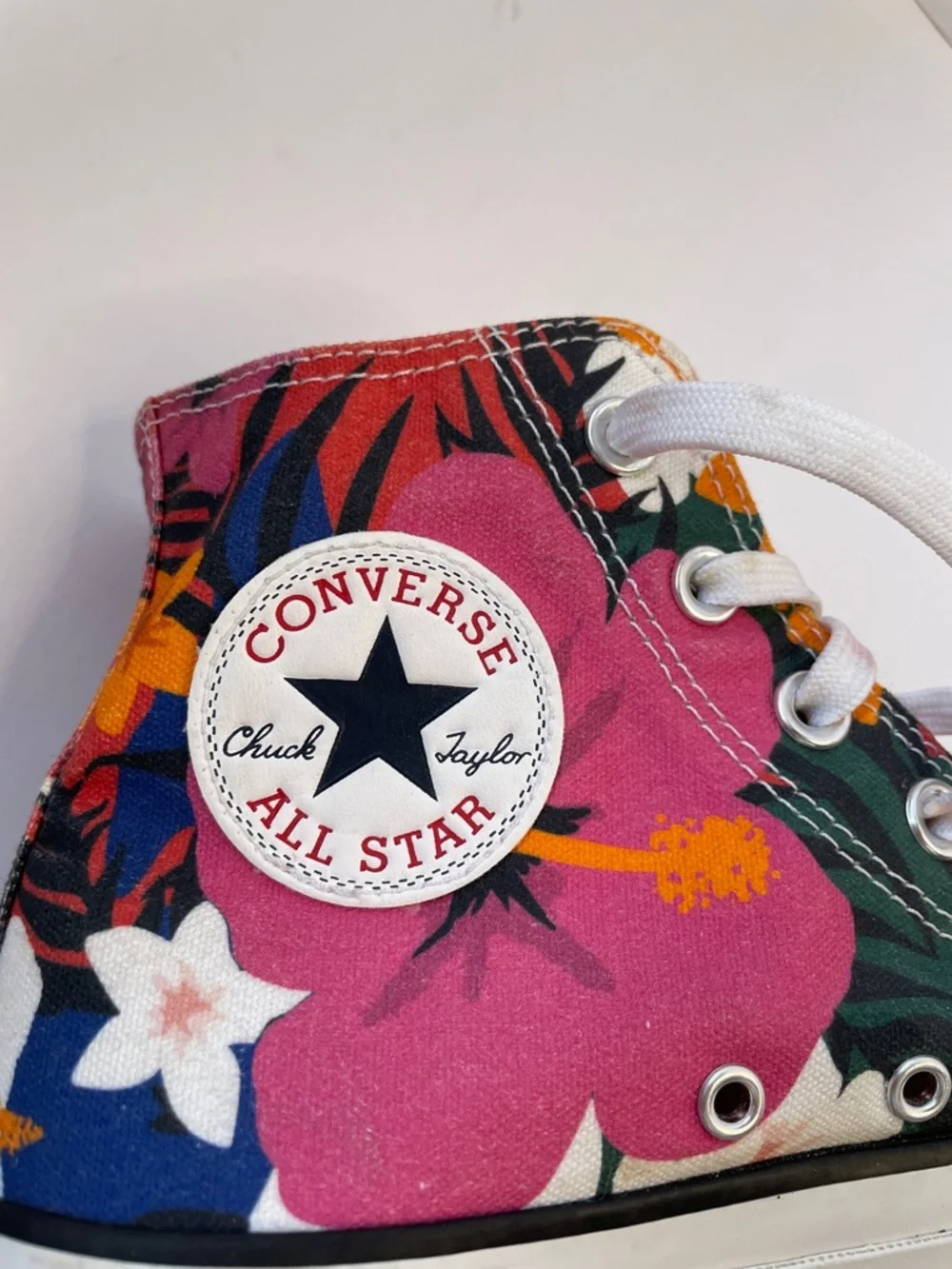 Converse Women’s Chuck Taylor All Star Lift High “Paradise Print”.  Size 7.5 - Picture 3 of 8
